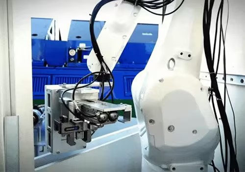 Първият в света автоматичен робот за хидрогениране, устойчив на ниски температури, завършва отстраняването на грешки в системата