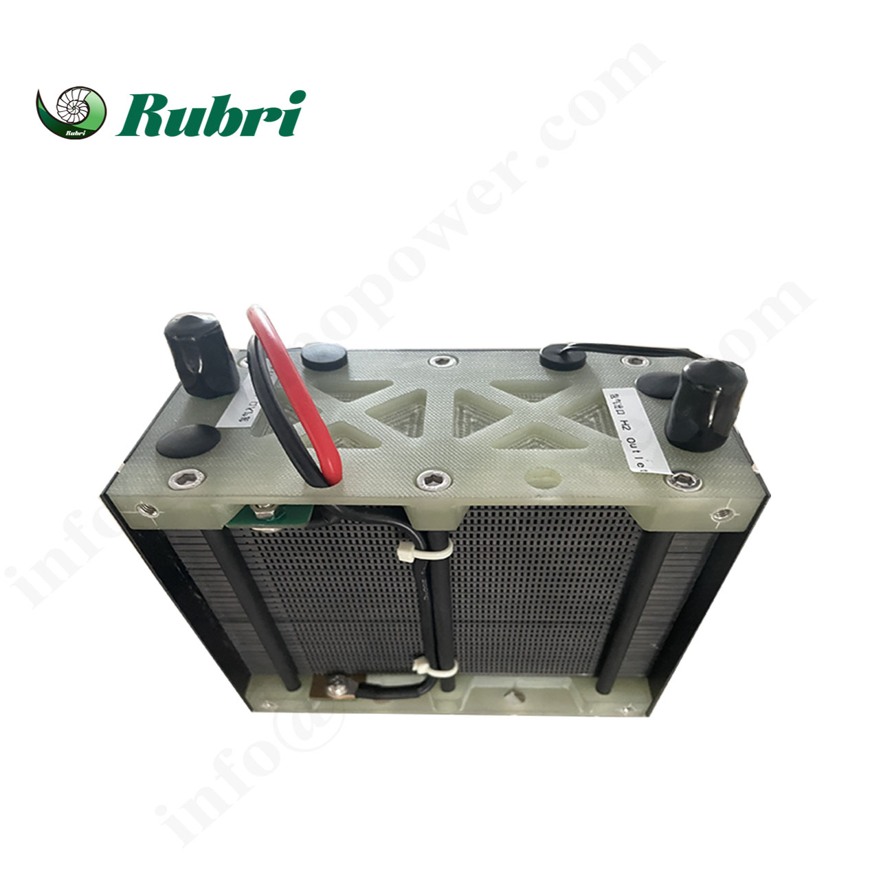 Композитни изостатични графитни биполярни плочи